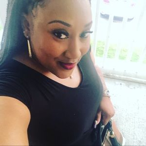 Meet your Posher, Dominique